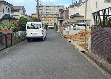 前面道路含む現地写真_2