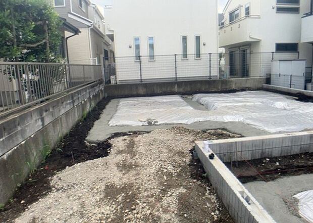 【外観_2】外観は建物の第一印象を決める重要な要素です。複数の方向から見ることで、建物の存在感や周辺との調和、デザインの良さなどがより明確に分かります。お気に入りの建物を見つけてみてください。