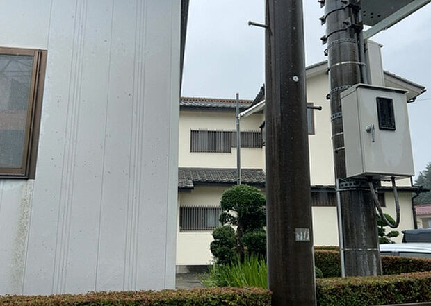【物件からの展望_2】眺望を気にして物件を探す場合、前面に建物が建っていないか現地で確認しましょう！前面に建物があると景色はもちろん、日当たりや風通しにも影響が出てきます。住んだ時のことを想像しながら現地見学をしましょう。