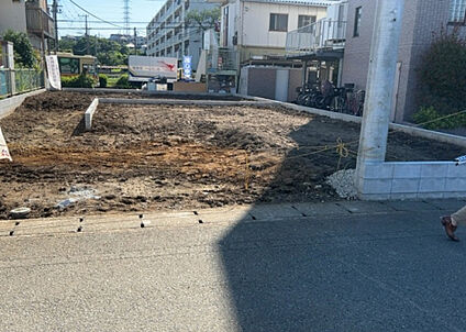 前面道路含む現地写真_2