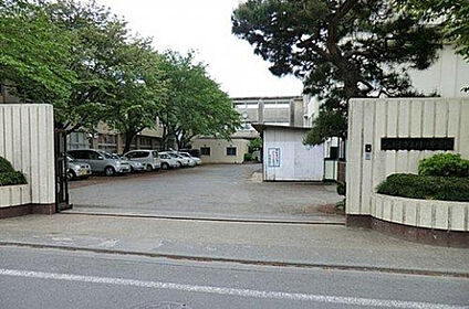 川口中学校 1087m(徒歩14分)