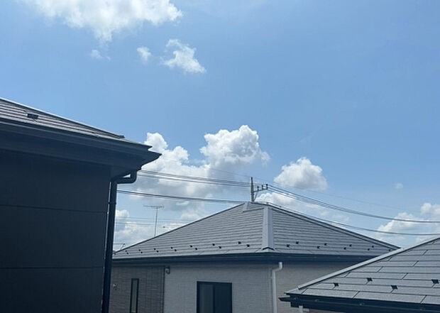 【物件からの展望】眺望を気にして物件を探す場合、前面に建物が建っていないか現地で確認しましょう!前面に建物があると景色はもちろん、日当たりや風通しにも影響が出てきます。住んだ時のことを想像しながら現地見学をしましょう。