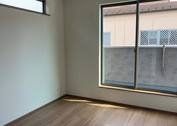 【子供部屋】子供が何人でも年齢によっては、受験時にしっかり壁のある個室があった方が良い場合もあります。難しい問題ですが、兄弟の人数や、性別や年齢差によって状況が異なりますので、数年後のこともしっかり考えましょう。