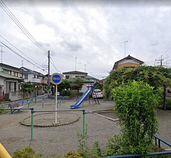泉町みつば公園 163m(徒歩3分)