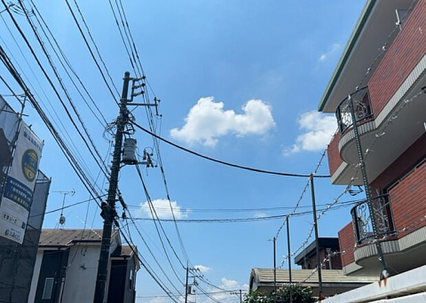 【物件からの展望】眺望を気にして物件を探す場合、前面に建物が建っていないか現地で確認しましょう!前面に建物があると景色はもちろん、日当たりや風通しにも影響が出てきます。住んだ時のことを想像しながら現地見学をしましょう。