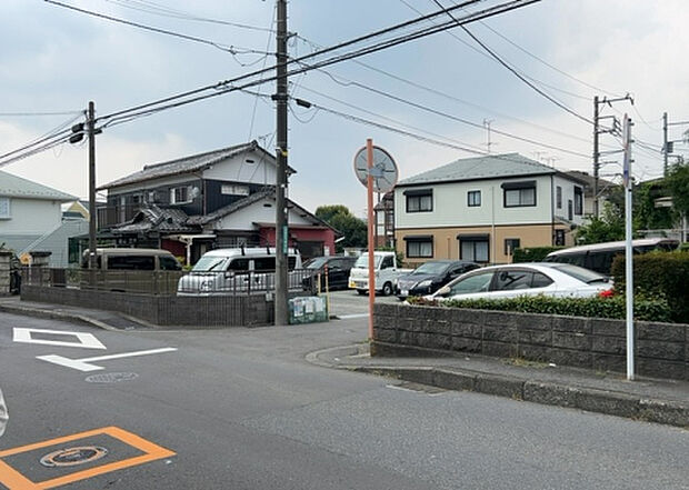 【物件からの展望】眺望を気にして物件を探す場合、前面に建物が建っていないか現地で確認しましょう!前面に建物があると景色はもちろん、日当たりや風通しにも影響が出てきます。住んだ時のことを想像しながら現地見学をしましょう。