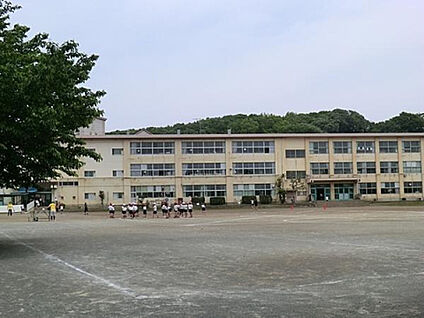 甲ノ原中学校 1256m(徒歩16分)