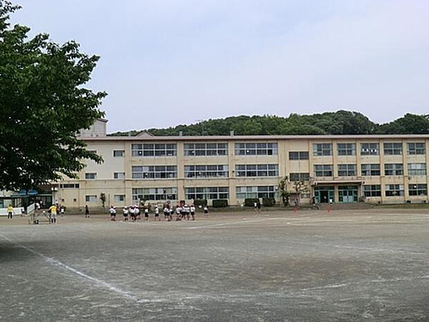 甲ノ原中学校(約1,256m)