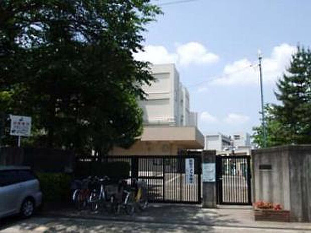 成瀬台小学校(約586m)