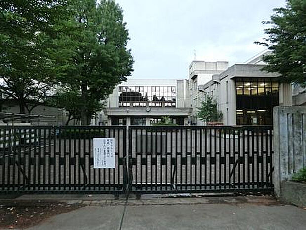由野台中学校(約923m)