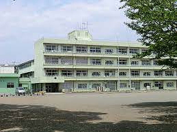 荻野小学校(約634m)