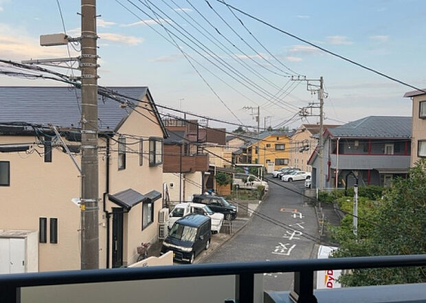【物件からの展望】眺望を気にして物件を探す場合、前面に建物が建っていないか現地で確認しましょう!前面に建物があると景色はもちろん、日当たりや風通しにも影響が出てきます。住んだ時のことを想像しながら現地見学をしましょう。