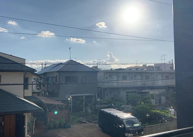 【物件からの展望】眺望を気にして物件を探す場合、前面に建物が建っていないか現地で確認しましょう!前面に建物があると景色はもちろん、日当たりや風通しにも影響が出てきます。住んだ時のことを想像しながら現地見学をしましょう。