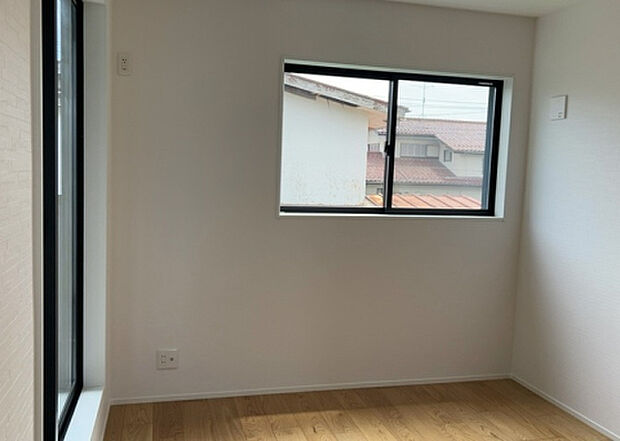 【子供部屋】子供が何人でも年齢によっては、受験時にしっかり壁のある個室があった方が良い場合もあります。難しい問題ですが、兄弟の人数や、性別や年齢差によって状況が異なりますので、数年後のこともしっかり考えましょう。