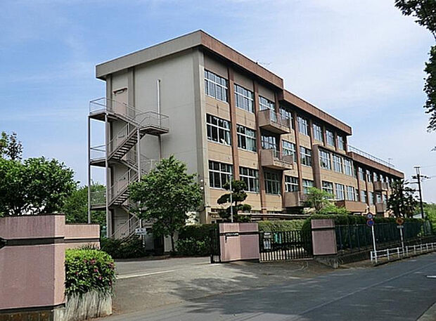 ひよどり山中学校(約1,214m)