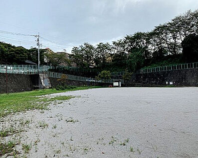 下椚田公園 225m(徒歩3分)