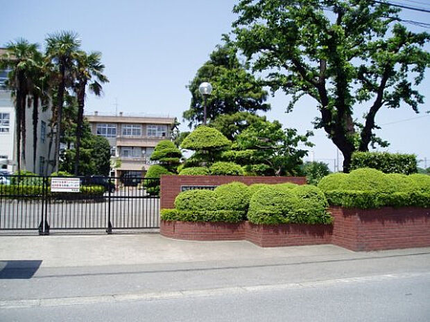 大沢中学校(約2,042m)