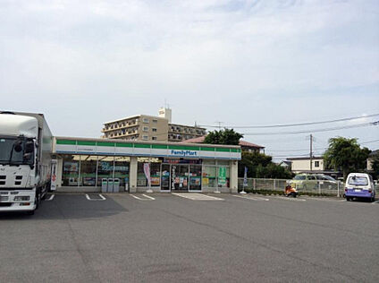 ファミリーマート　田名豊原店 454m(徒歩6分)