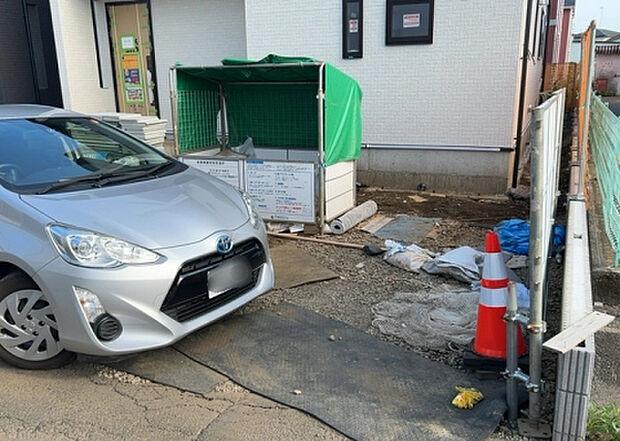 【駐車場_2】駐車場と明記されていても、最小スペースでつくられた駐車場だと大型車は駐車できなかったり、出入りしにくくなったりする可能性があります。お車のサイズと購入したい物件の駐車場のサイズを現地で確認しましょう。