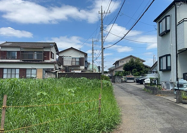 【物件からの展望_2】眺望を気にして物件を探す場合、前面に建物が建っていないか現地で確認しましょう!前面に建物があると景色はもちろん、日当たりや風通しにも影響が出てきます。住んだ時のことを想像しながら現地見学をしましょう。