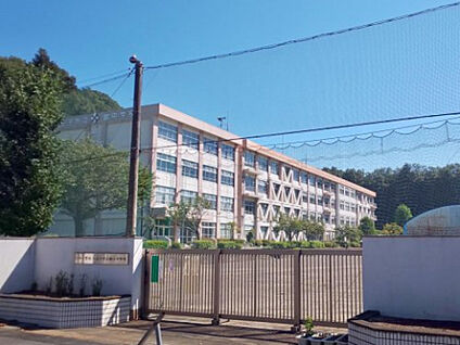館小学校 2150m(徒歩27分)