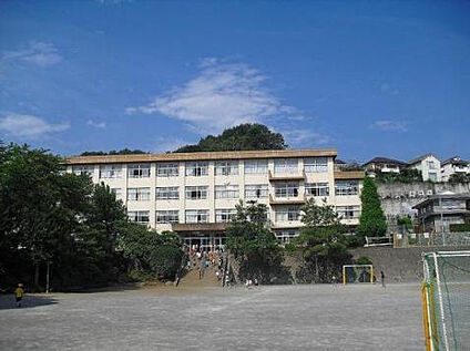 山田小学校 483m(徒歩7分)
