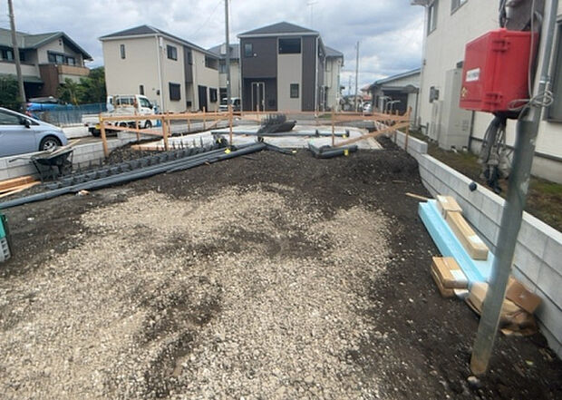 【外観_2】外観は建物の第一印象を決める重要な要素です。複数の方向から見ることで、建物の存在感や周辺との調和、デザインの良さなどがより明確に分かります。お気に入りの建物を見つけてみてください。