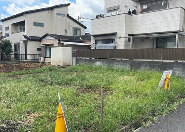 【外観_2】外観は建物の第一印象を決める重要な要素です。複数の方向から見ることで、建物の存在感や周辺との調和、デザインの良さなどがより明確に分かります。お気に入りの建物を見つけてみてください。