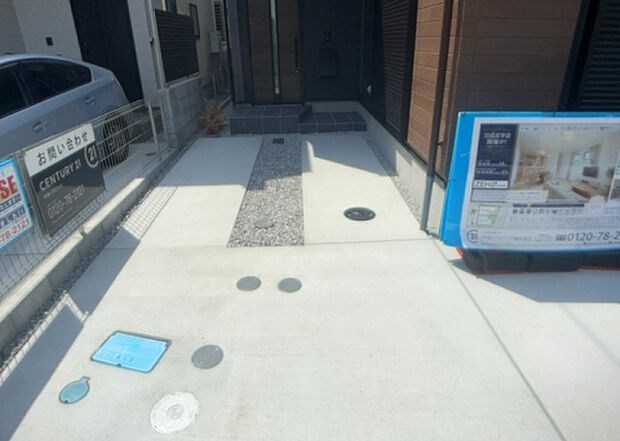 【駐車場】駐車場と明記されていても、最小スペースでつくられた駐車場だと大型車は駐車できなかったり、出入りしにくくなったりする可能性があります。お車のサイズと購入したい物件の駐車場のサイズを現地で確認しましょう。