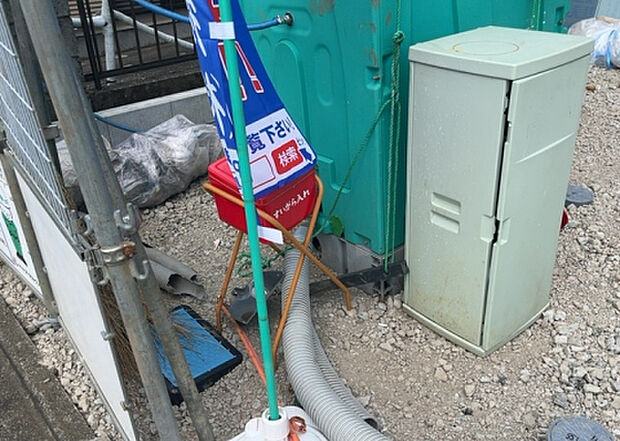 【その他設備】敷地内には、散水栓や立水栓があります。水道水を直接利用できるため、水を運ぶ手間を省くことが出来ます。大量の水を必要とする洗車作業や清掃などに役立ちます。その他設備とあわせて、現地でご確認ください。