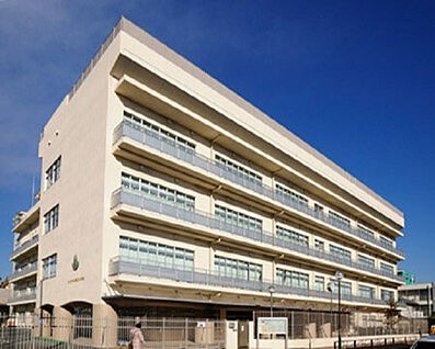 第三小学校 657m(徒歩9分)