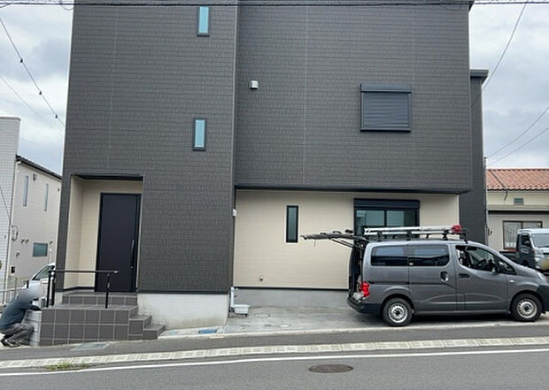 【庭】庭があることでガーデニングや家庭菜園はもちろん、こどもの遊び場やペットを放して遊ぶことができます。また、家の周囲に余裕があるということです。隣地との間があれば、十分な日当たりと、風通しが確保できます。