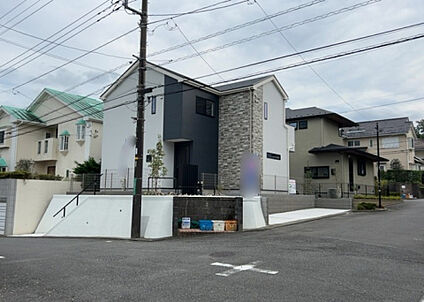 前面道路含む現地写真_2