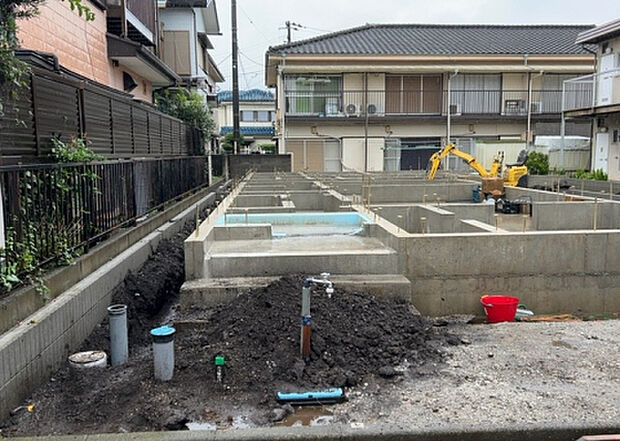【物件からの展望_2】眺望を気にして物件を探す場合、前面に建物が建っていないか現地で確認しましょう！前面に建物があると景色はもちろん、日当たりや風通しにも影響が出てきます。住んだ時のことを想像しながら現地見学をしましょう。
