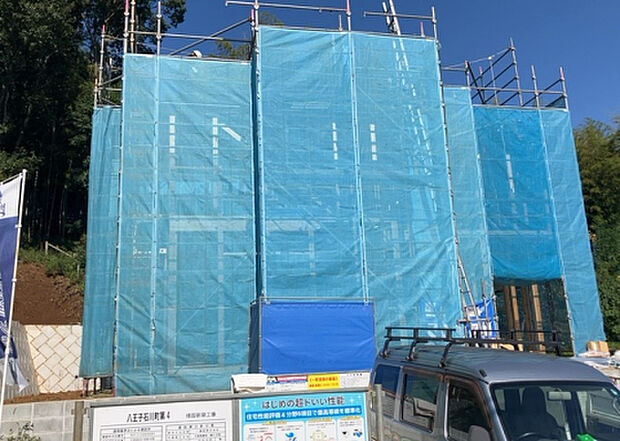 【外観_2】外観は建物の第一印象を決める重要な要素です。複数の方向から見ることで、建物の存在感や周辺との調和、デザインの良さなどがより明確に分かります。お気に入りの建物を見つけてみてください。