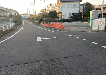 前面道路含む現地写真_2