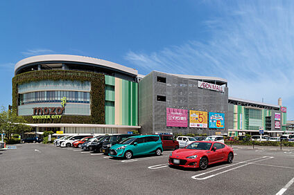 mozoワンダーシティ 3200m(自動車約8分)