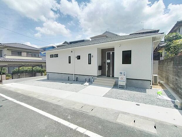 フラット35S利用可能ですよ♪固定金利なので月々の支払が安定し、家計にゆとりが生まれますね♪