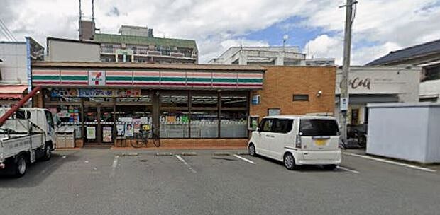 セブンイレブン粕屋原町駅前店(約520m)