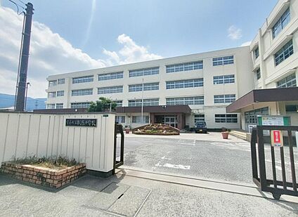 宇美町立桜原小学校 698ｍ