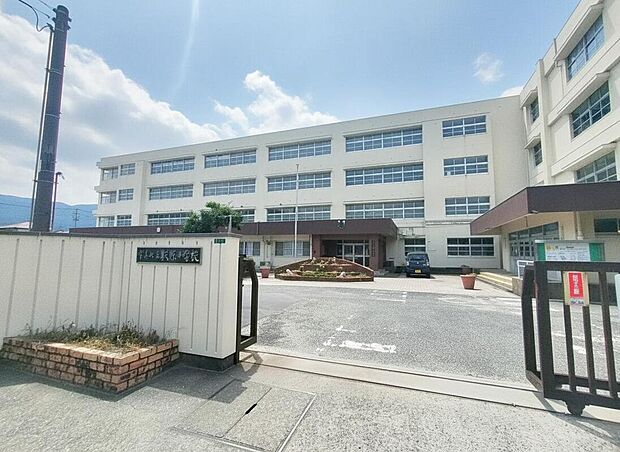 宇美町立桜原小学校(約698m)
