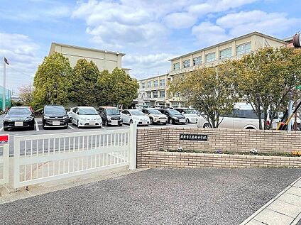 岩倉市立岩倉中学校 2300m(徒歩29分)