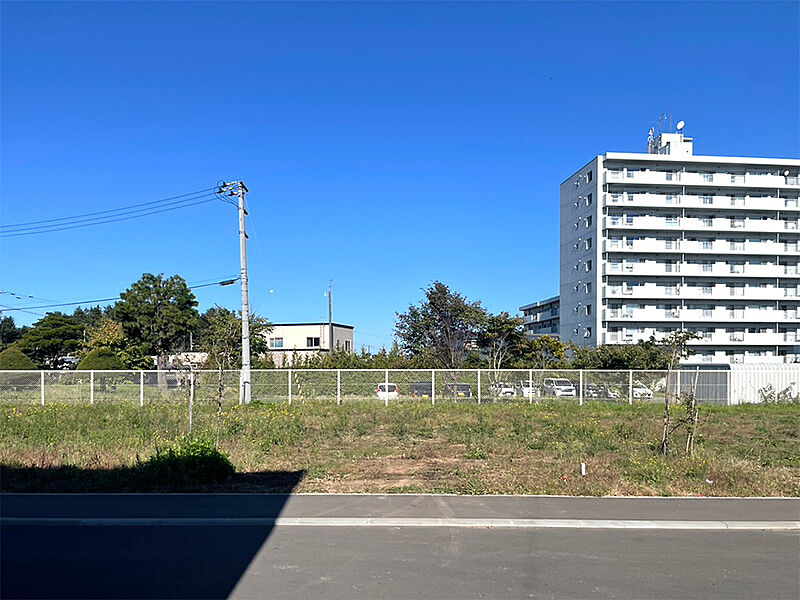 【現地写真】
2駅2路線利用可能な便利な立地。駅まではフラットアクセスが可能で、自転車やベビーカーでの移動もラクラク。
【2024年10月撮影】