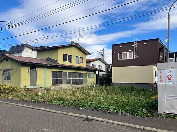 【現地写真】
周辺は落ち着いた住宅地につき住環境良好です。経済的で地球環境にもやさしい都市ガスエリアです。
（2025年11月撮影）