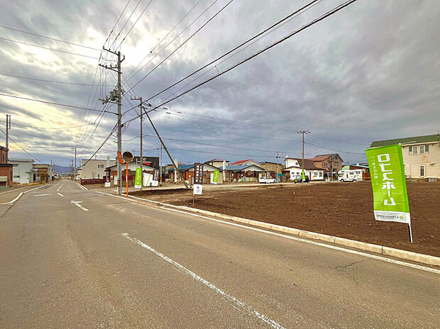 【1号棟 現地写真】
生活しやすい間取り設計の他、食洗機やシャンプードレッサー、複層ガラスなど充実した室内設備も魅力です。
(2026年3月撮影)