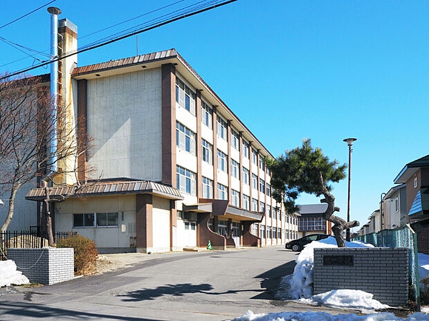 北中学校(約450m)