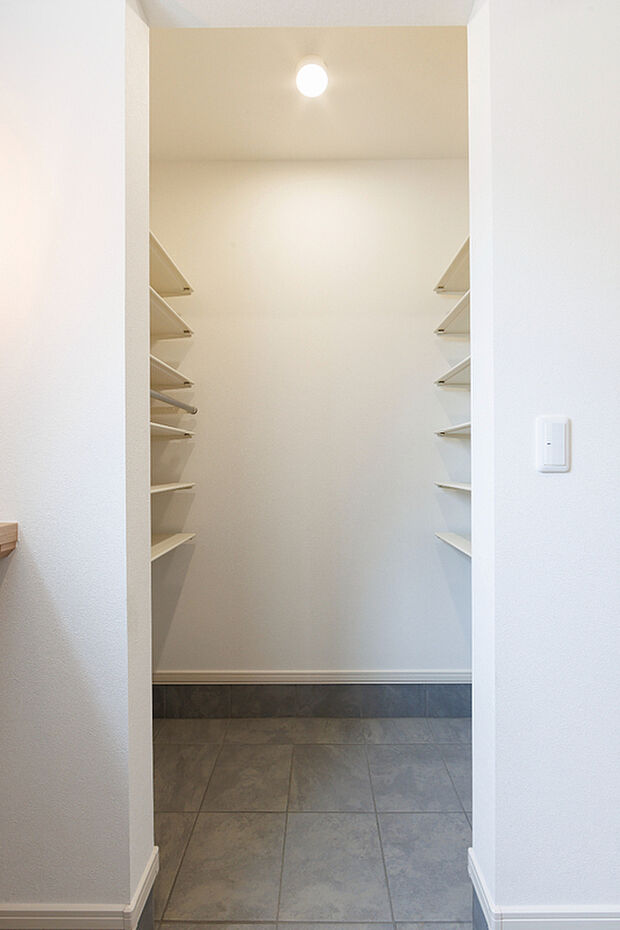 【【玄関】】（2025年5月撮影）