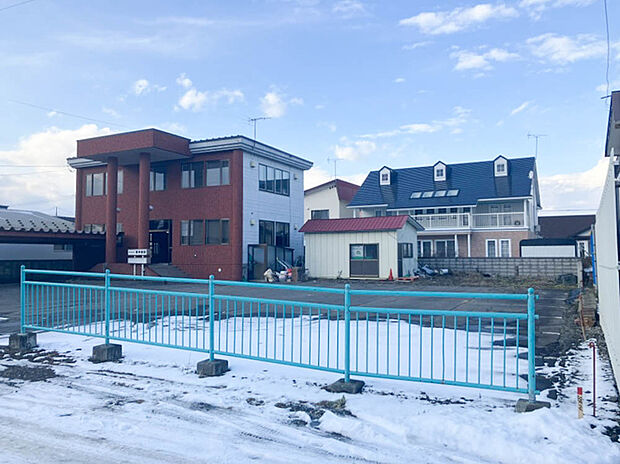 【【現地写真】】幅員8mの南側公道に面し陽当り良好。暖かい陽光を感じられるお住まいが建てられますね。
(2025年12月撮影）