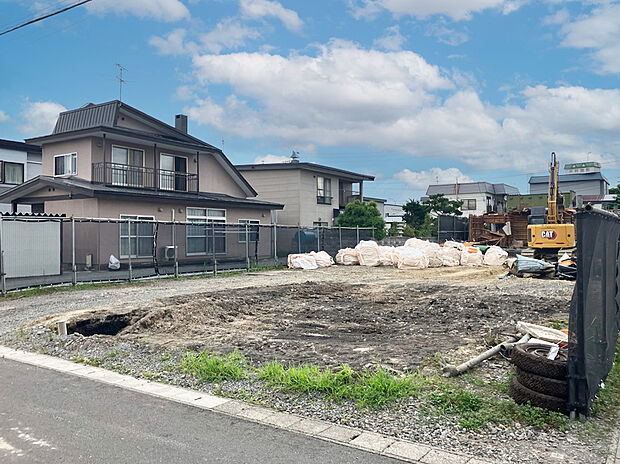 【【現地写真】】余白を楽しむフリースペースや、小上がりでスペースがございます。ご家族とのくつろぎの時間や趣味の時間も増えますね。
（2026年1月撮影）