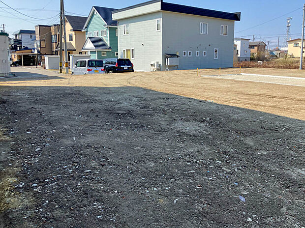 【【現地写真】】JR函館本線「五稜郭」駅まで徒歩約25分。近くにはバス停が2か所あり、バスアクセスも良好です。
(2026年3月撮影)